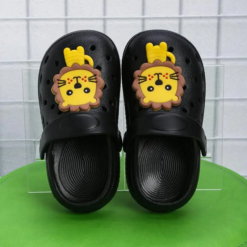 Summer Children\'s Slippers Cartoon Boys Girls Hole Shoes Comfortable Soft Flat Sandals Preschool Garden Shoes Beach Slippers