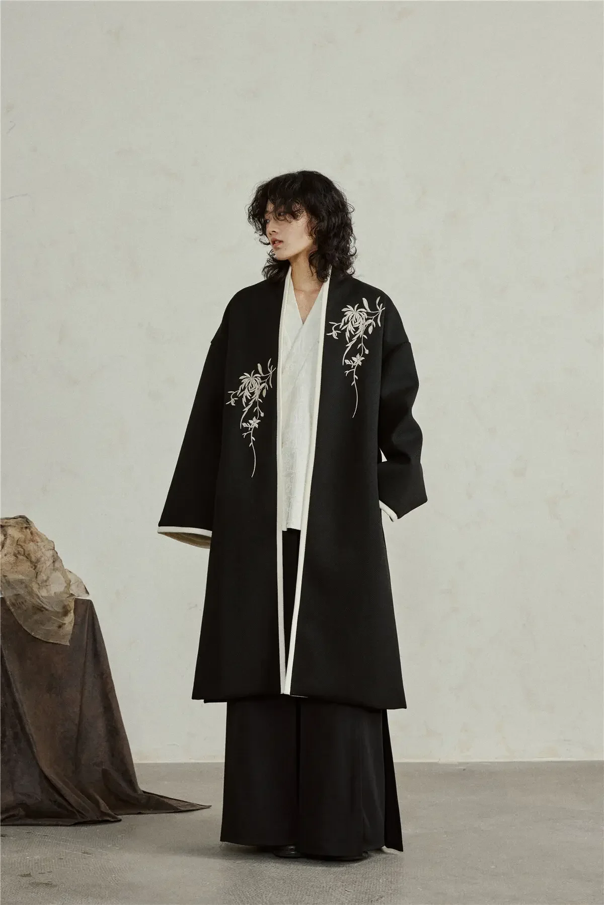 UMI MAO Knee Length Woolen Coat Unique Design Men Women Chinese Style Zen Embroidery Woolen Coat Loose Lace Up Robe Hanfu Coat