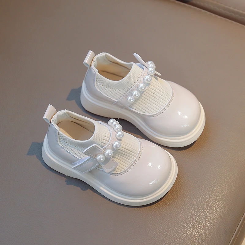 Sepatu kulit bayi perempuan sneakers anak-anak sepatu putri manis flat kulit musim gugur sepatu rajutan anak-anak dengan manik-manik mutiara