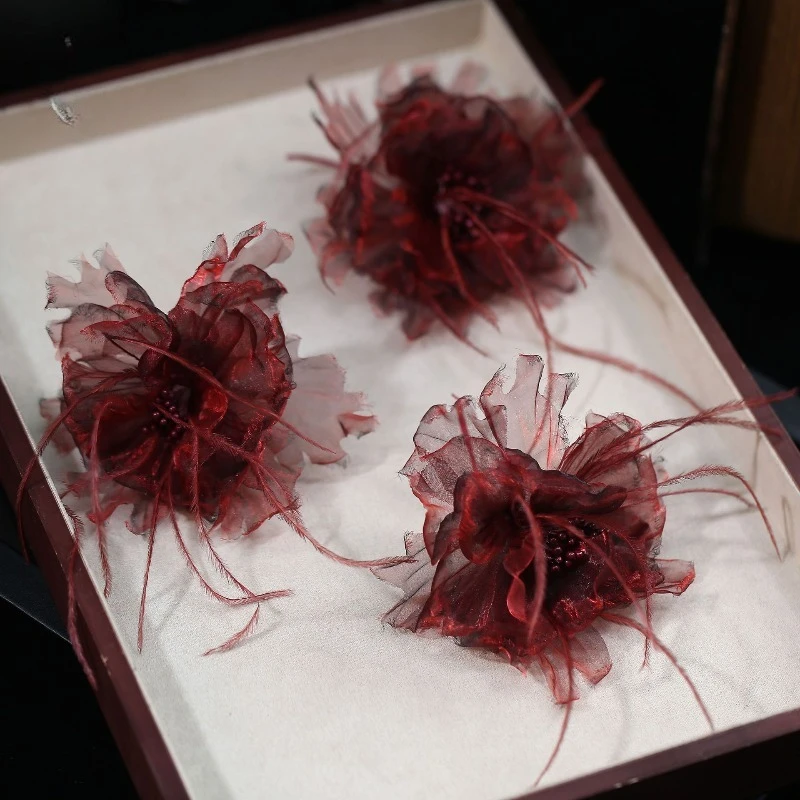 

Burgundy Flower Feather Yarn Hair Accessories Super Fairy Atmospheric Bridal Wedding Toasting Clothes