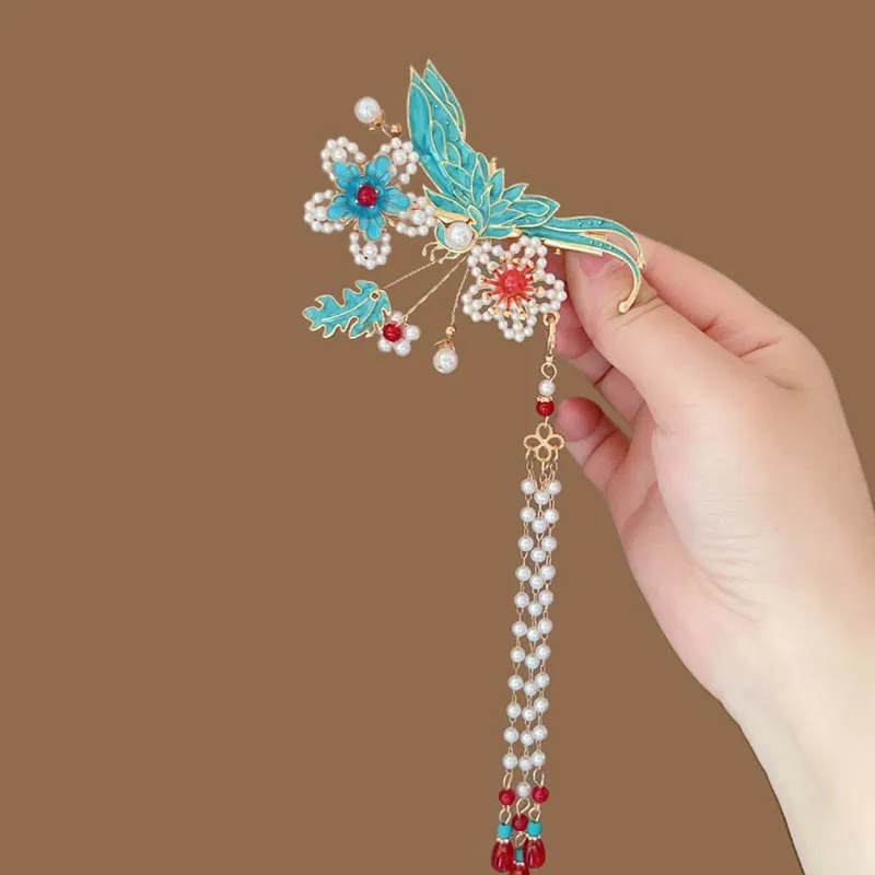 

Chinese-style enamel butterfly pearl flower hairpins and ancient-style tassels exude a sense of sophistication