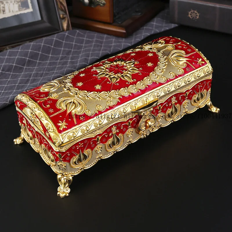 

European Retro Jewelry Box Metal Creative Rings Necklaces Earrings Storage Box Wedding Banquet Gift Decoration