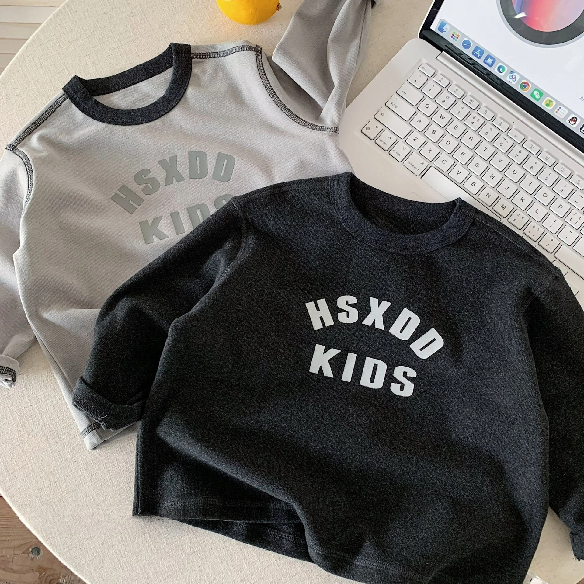 Boys Undershirt 2026 Winter New Trendy Letter Spliced Thermal Top Warm Baby Kids Stylish Inner Wear