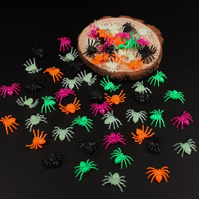 50 Uds. De araña falsa, juguete de Halloween, luz nocturna, Mini algodón multicolor negro con decoración de fiesta y Festival de araña simulada