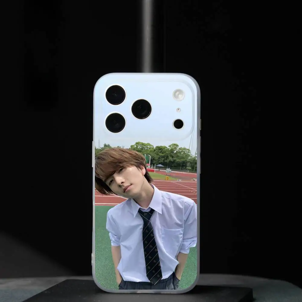 Etui na telefon z motywem aktora R-Rihito I-Itagaki (1) do iPhone'a 17, 16, 15, 14, 13, 12, 11, Pro, Max, Plus, Mini, SE4, E, magnetyczne, kompatybilne z ładowaniem bezprzewodowym Magsafe.