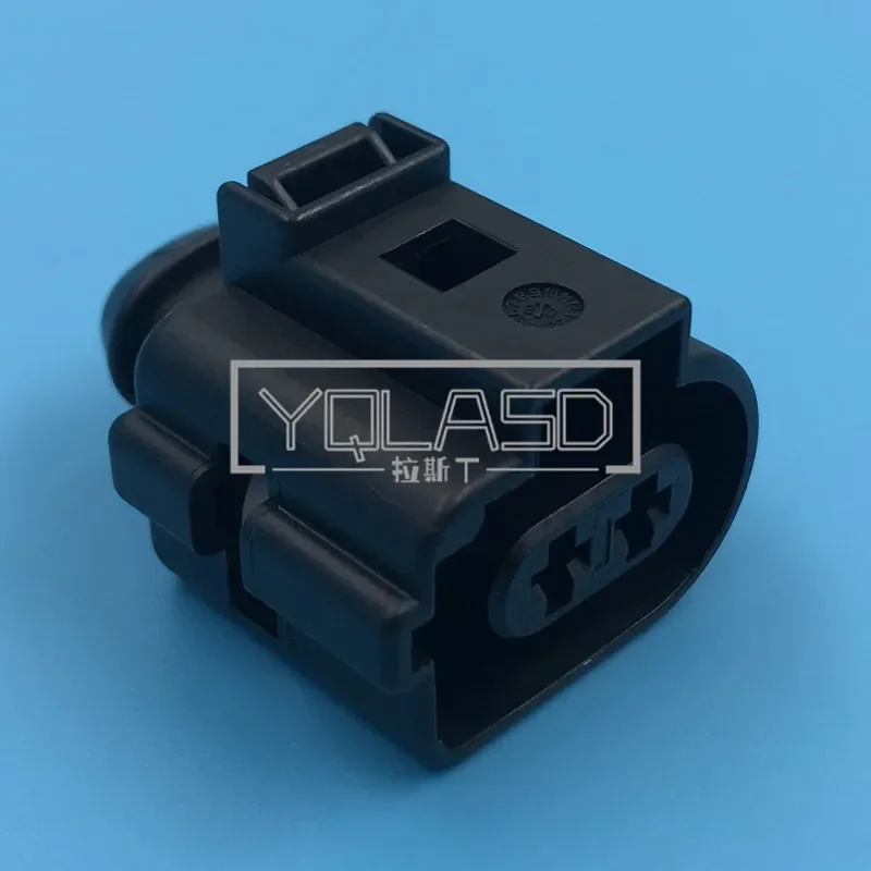 

Комплект из 2-х 2-контактных водонепроницаемых разъемов для тормозного насоса серии 3.5 AC, платформа MQB, артикулы 6X0973722G, 1717692-5, 1717692