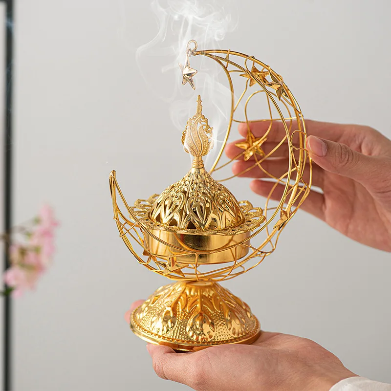 Middle East handheld crescent metal incense burner, black gold color, living room desktop aromatherapy stove