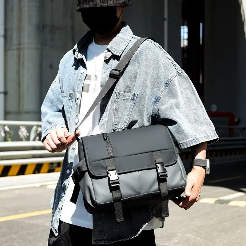 

Men Crossbody Bag Outdoor Hiking Camping Climbing Shoulder Bags Leisure Commuting Business Shopping Travel Messenger Pack Pouch