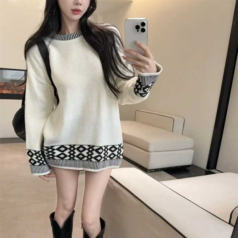 MiiiiX Versatile Loose Contrast Color Jacquard Knitted Sweater Women's Pullover 2024 Autumn Design O-neck Casual Top with Hat