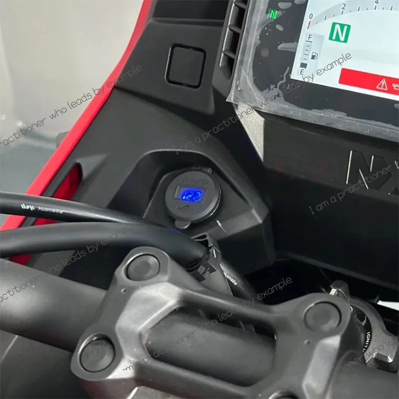 

Applicable, Honda NC400 NX500 24-25 motorcycle, car mobile phone fast charging USB charger