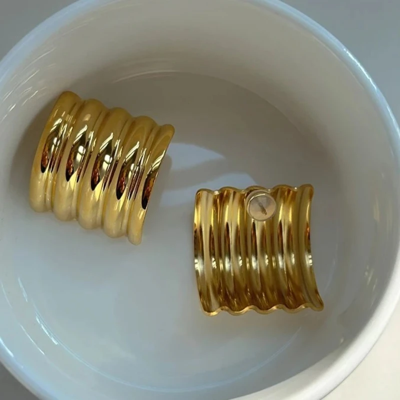 Europe Fashion Gold Plating Geometric Smooth Earrings Woman Popular Jewelry Accessories
