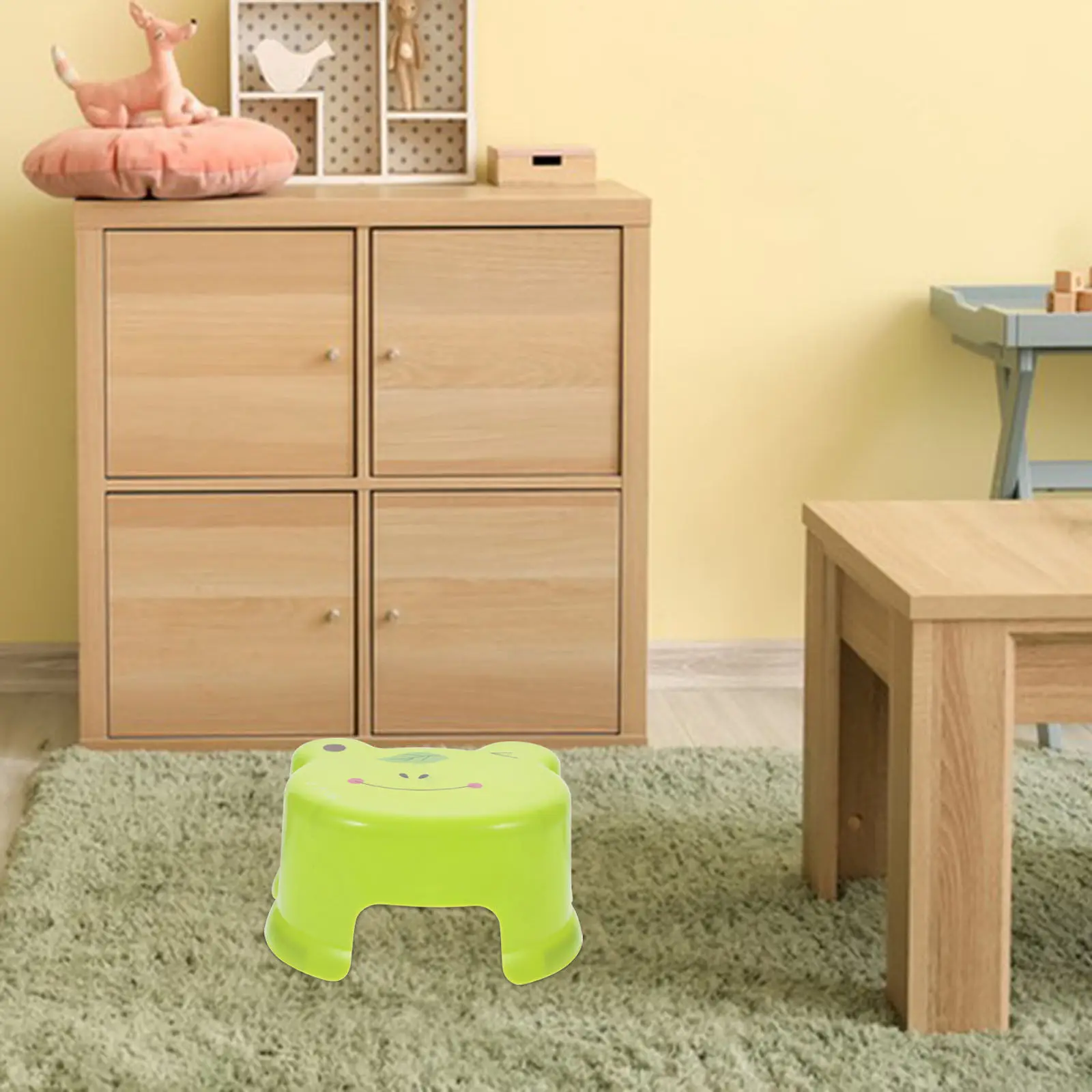 

Kids Plastic Step Stool Small Lightweight Non-Slip Cartoon Design Foot Stool for Bathroom Living Room Bedroom Outdoor Classroom