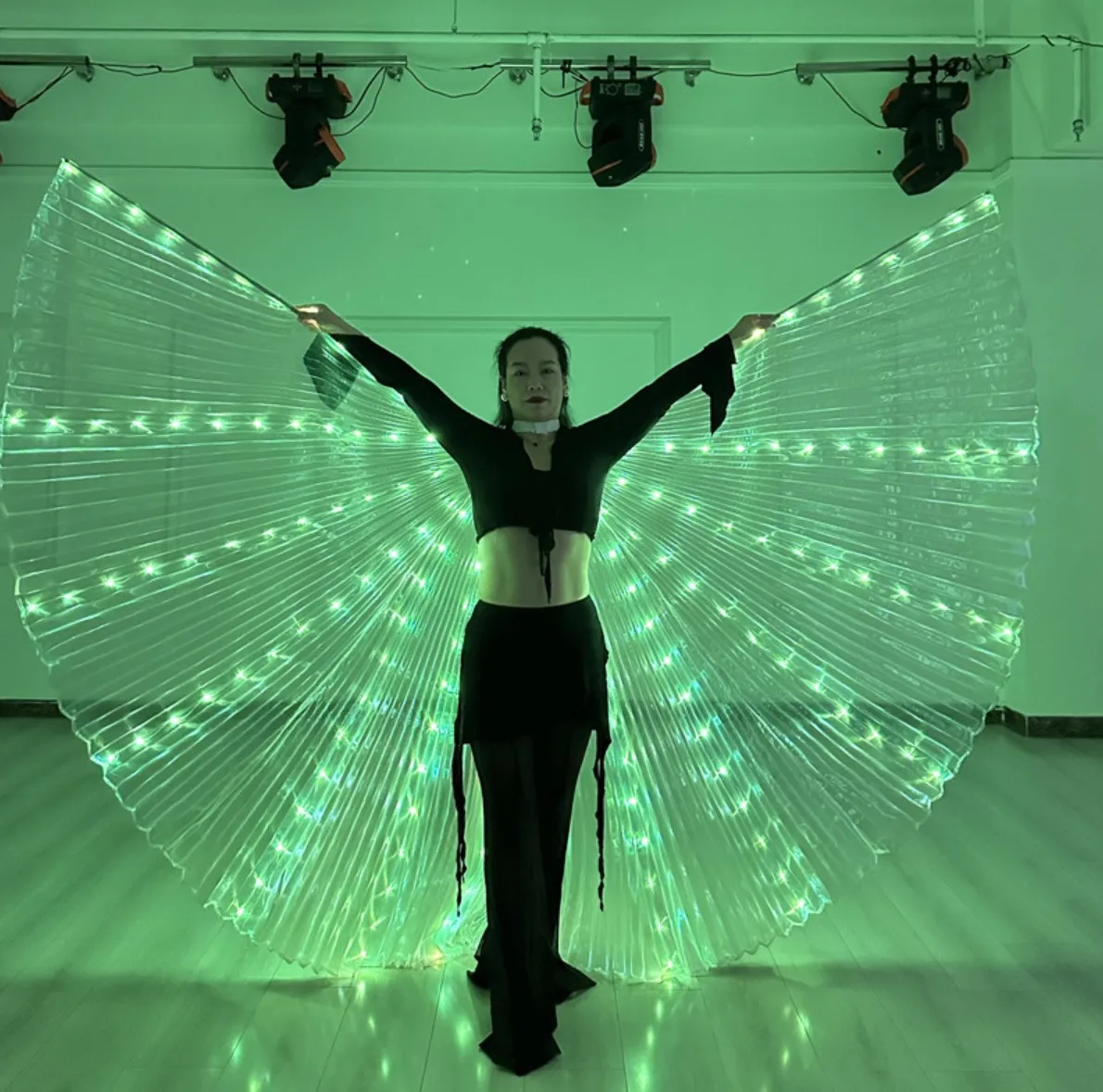 Ali di danza del ventre a LED Isis Ali di farfalla a LED colorate con bastoncini telescopici Spettacolo di costumi luminosi