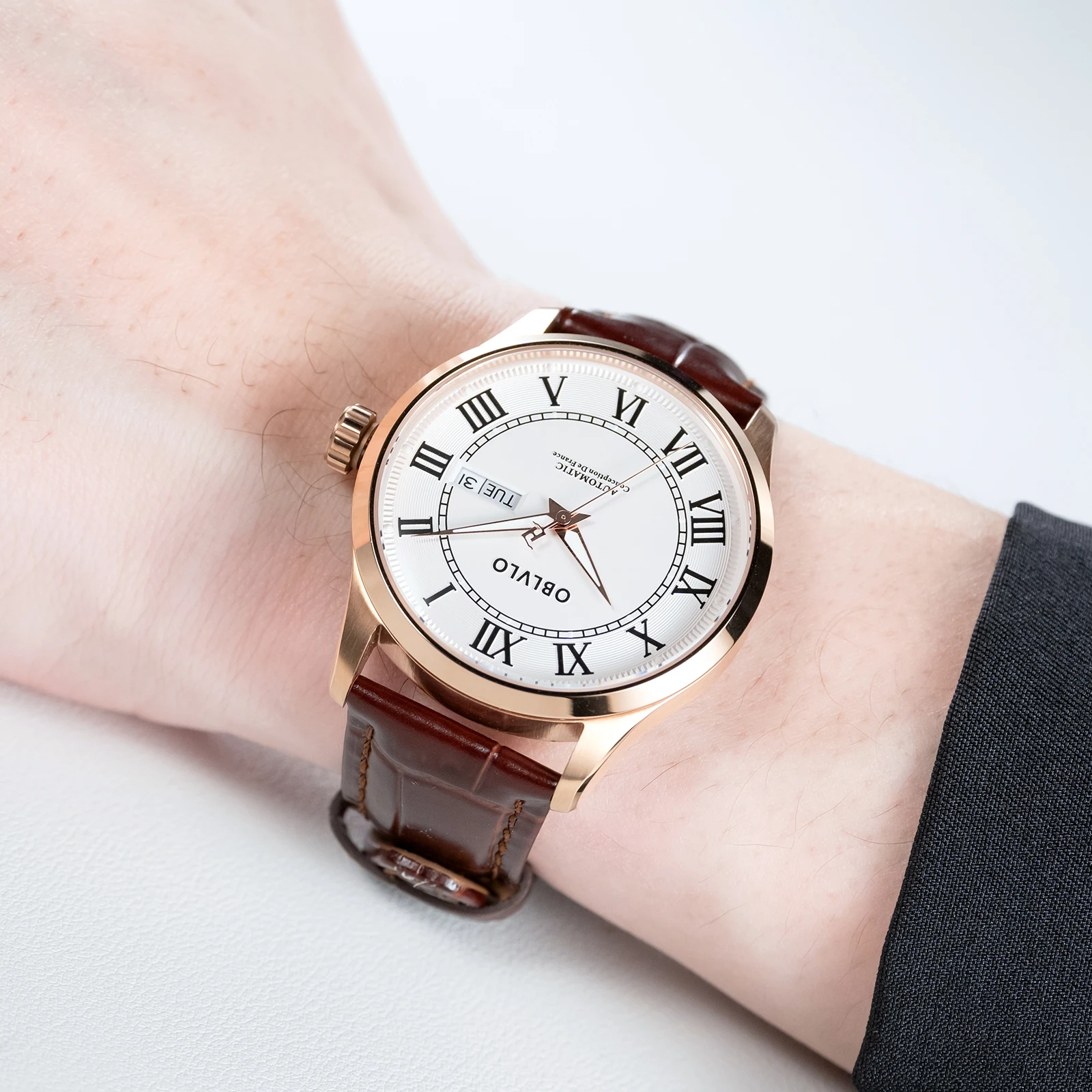 

OBLVLO мужские автоматические механические часы из розового золота, классические модные часы с календарем дня и даты, ремешок из телячьей кожи GC-SIM