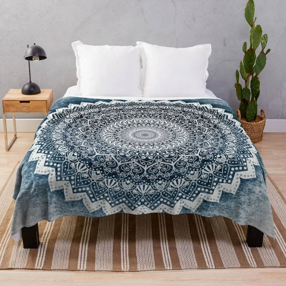 

COLD WINTER MANDALA Throw Blanket Decoratives Decorative Sofa Summer Blankets