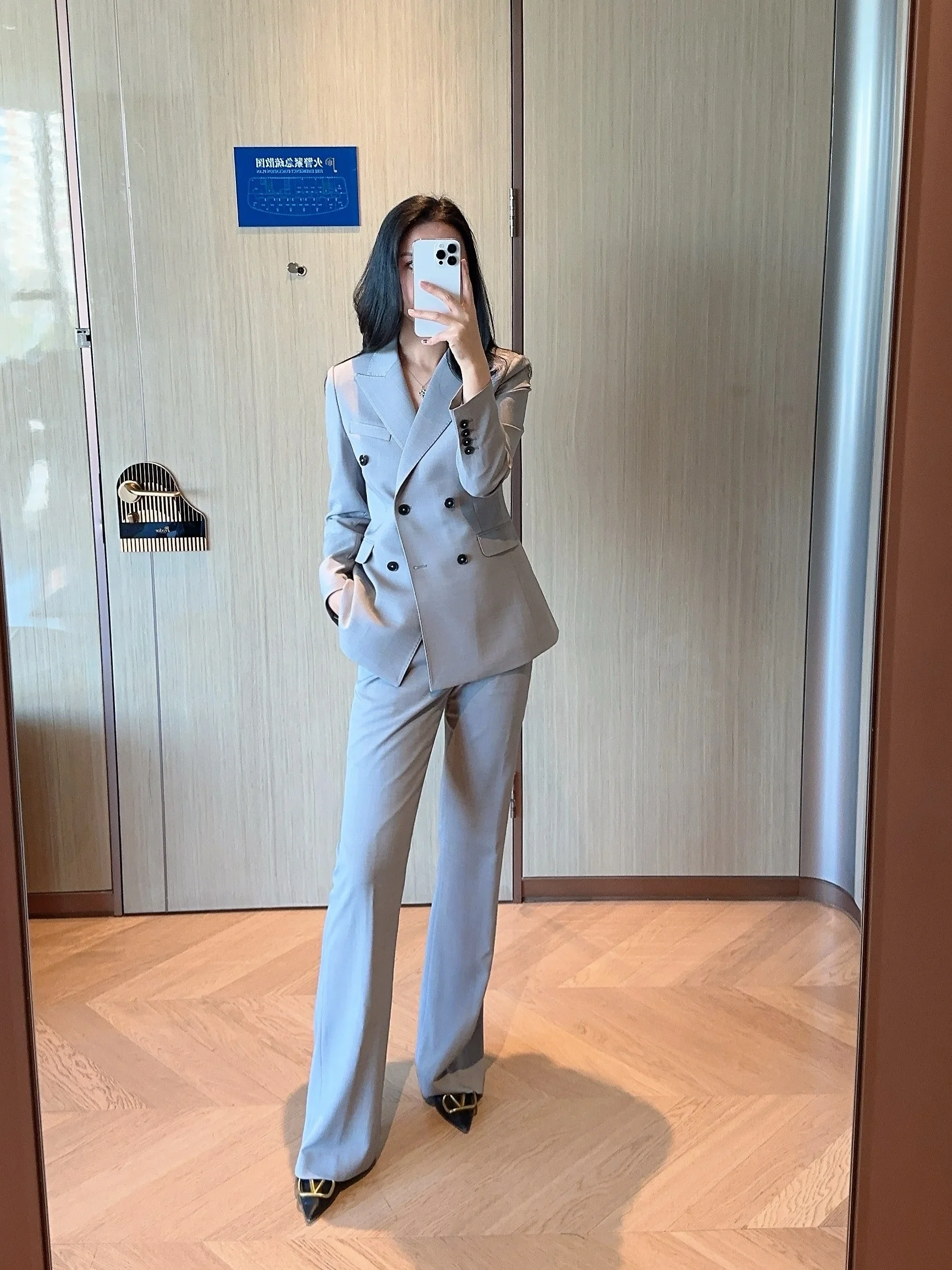 

Spring New Sle Slim Fit Suit Set with Flared Pants in ey Double Breasted Profional Ele Design Women's Busin Wear