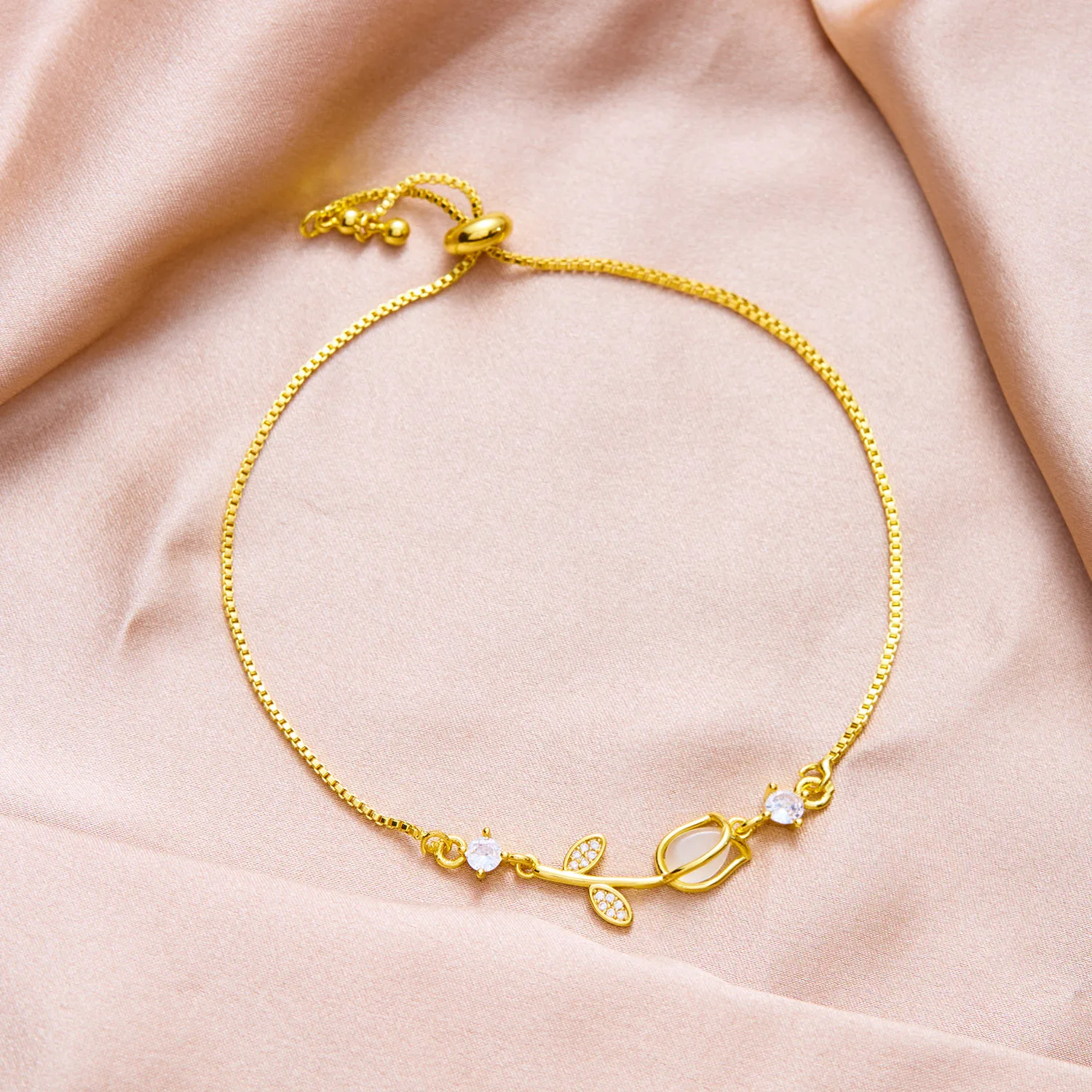 New Korean Exquisite Tulip Flower Bracelets For Women Luxury Cute Lily of the Valley Beaded Bracelet Wedding Party Jewelry Gifts