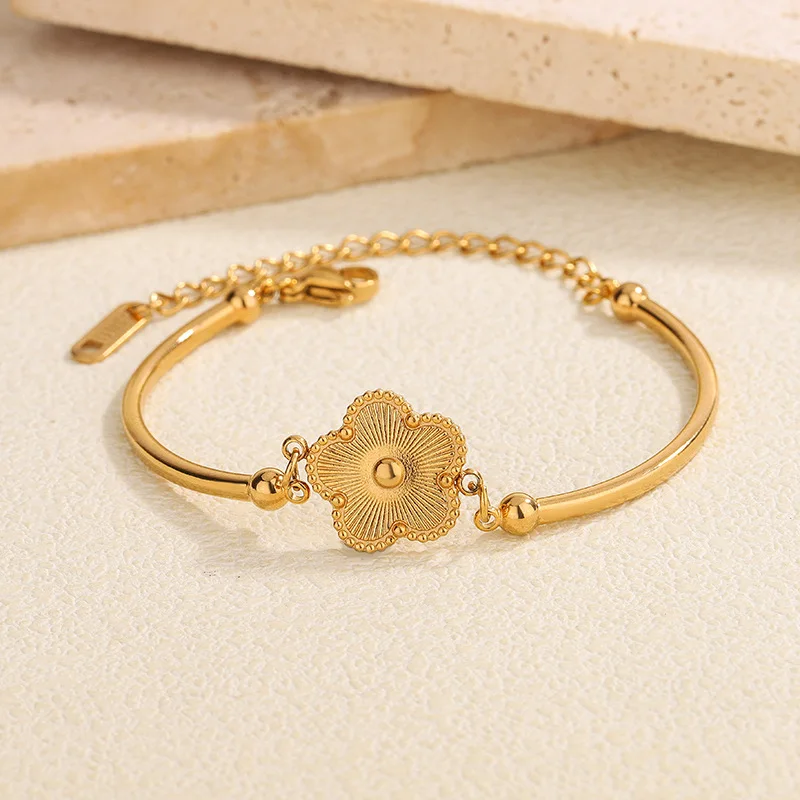 Laser 5 Kleeblatt-Blumen-Charm-Armreif für Damen, Trendiges Kettenglied-Armband, Wasserfestes Edelstahl-Schmuckstück, Partygeschenk