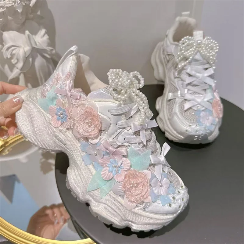 

Thick bottom pearl lace flower rhinestone wedding women's shoes handmade custom white low-top casual sports women's shoes 35-39