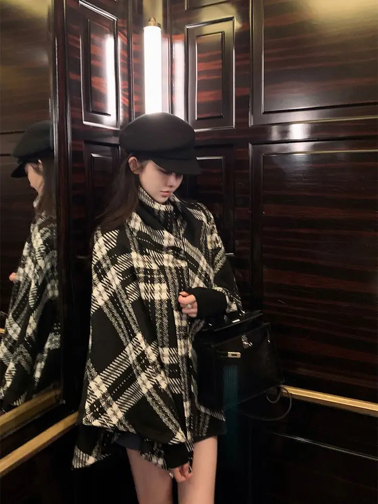 

Black White Plaid Shawl Cloak For Women In Autumn Winter Version Retro High-End Feel Loose Slim And Versatile Woolen Jacket Top
