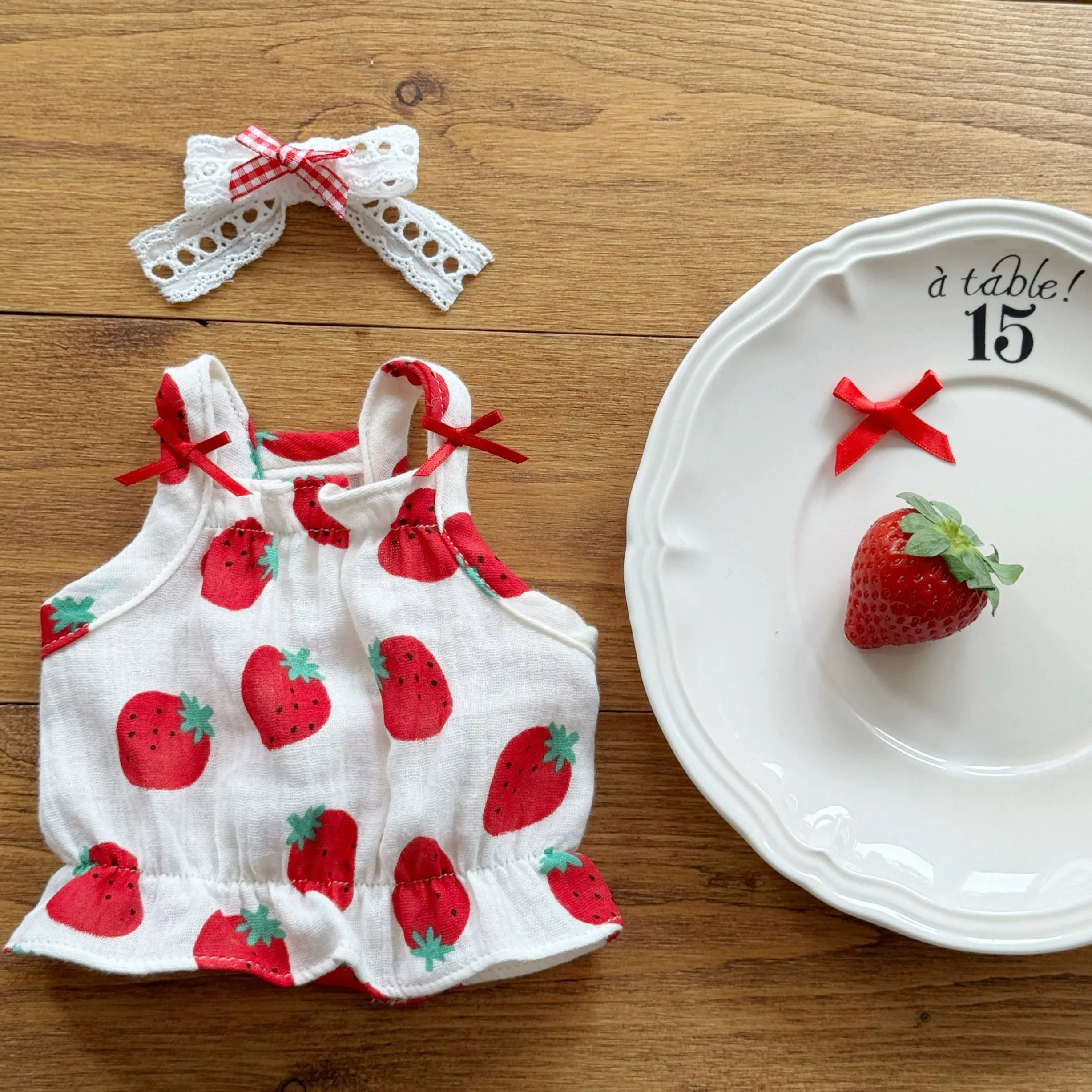 Strawberry Patterned Puppy Camisole Summer Cat Pet Vest Teddy Beautiful Fruit T-shirt Breathable Dog Clothes