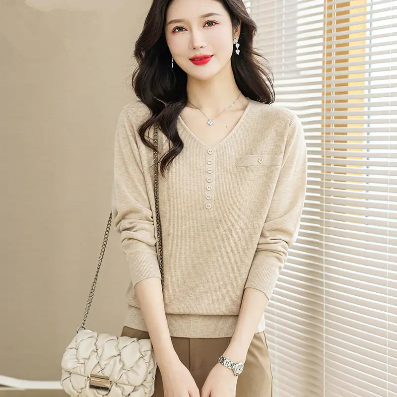 Spring and Autumn New Long Sleeve Thin Knitted Shirt for Women V-neck Western Style Loose Interior Bottom Coat Sweater Top