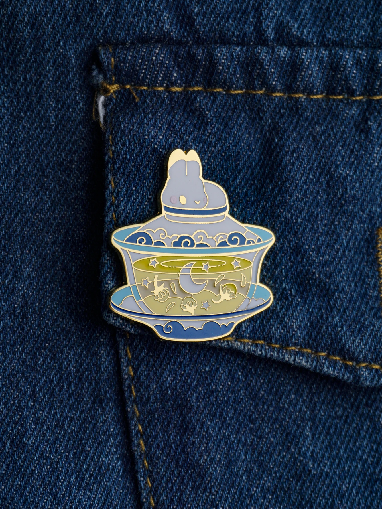 Cute Porcelain Gaiwan Bunny Hard Enamel Pin Animal Badge Brooch for Jewelry Accessory Gifts for Women Girls
