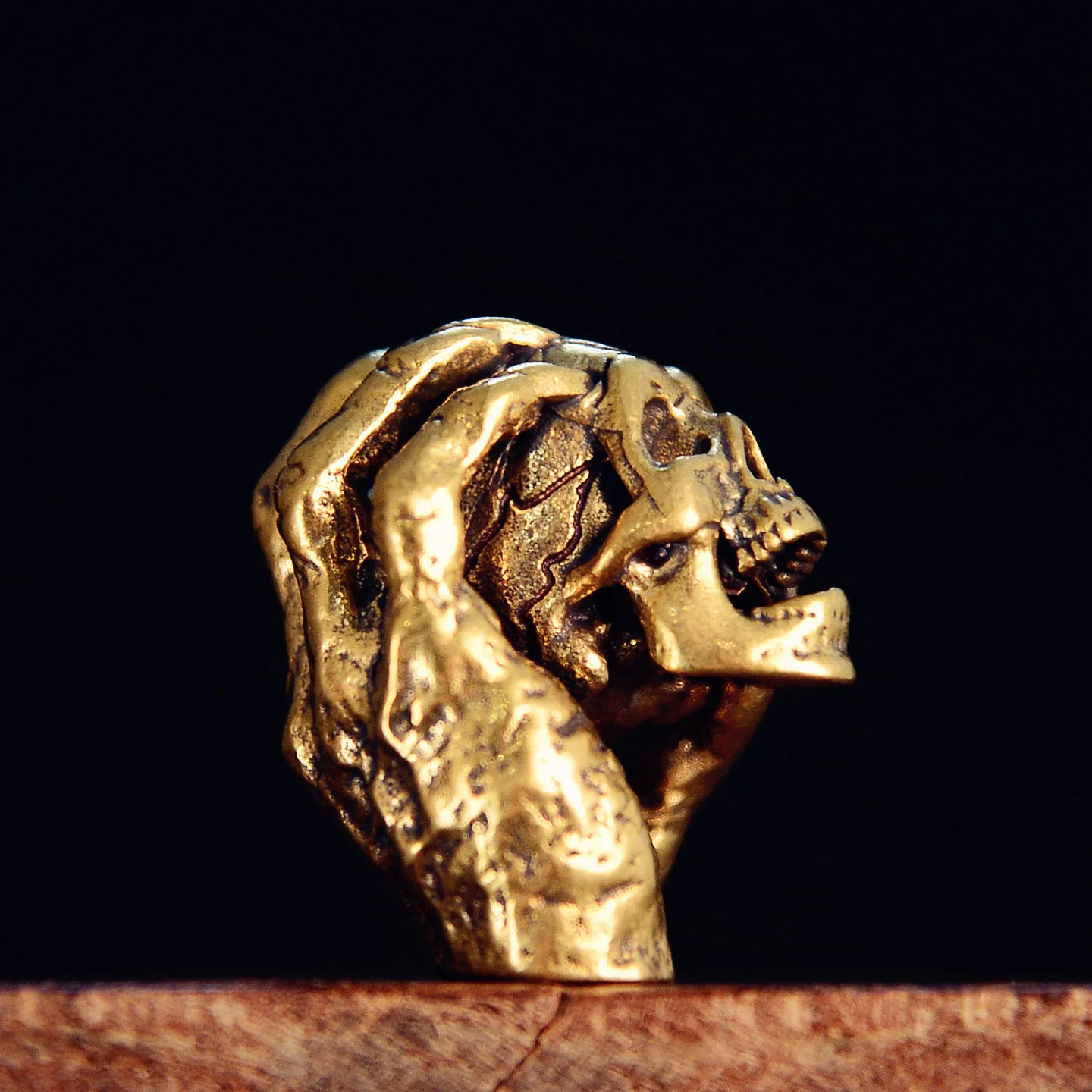 Brass Hand Grab Skull Head Figurines Miniatures Desktop Ornaments Retro Metal Skeleton Model Crafts Home Decorations Accessories