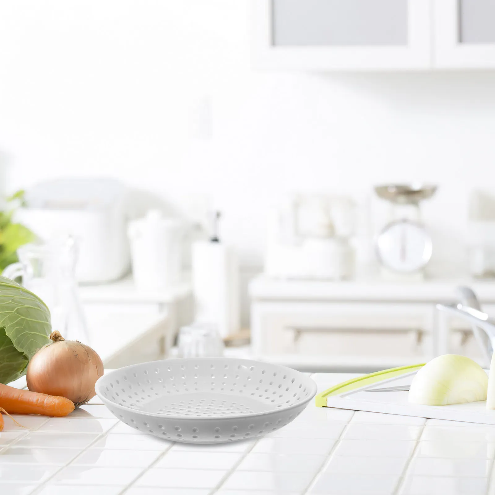 Ceramic Steaming Plate 9 Inch Porcelain Round Steaming Tray Air Holes Steamer Plate for Fish Vegetables Dumplings Rice Cooker