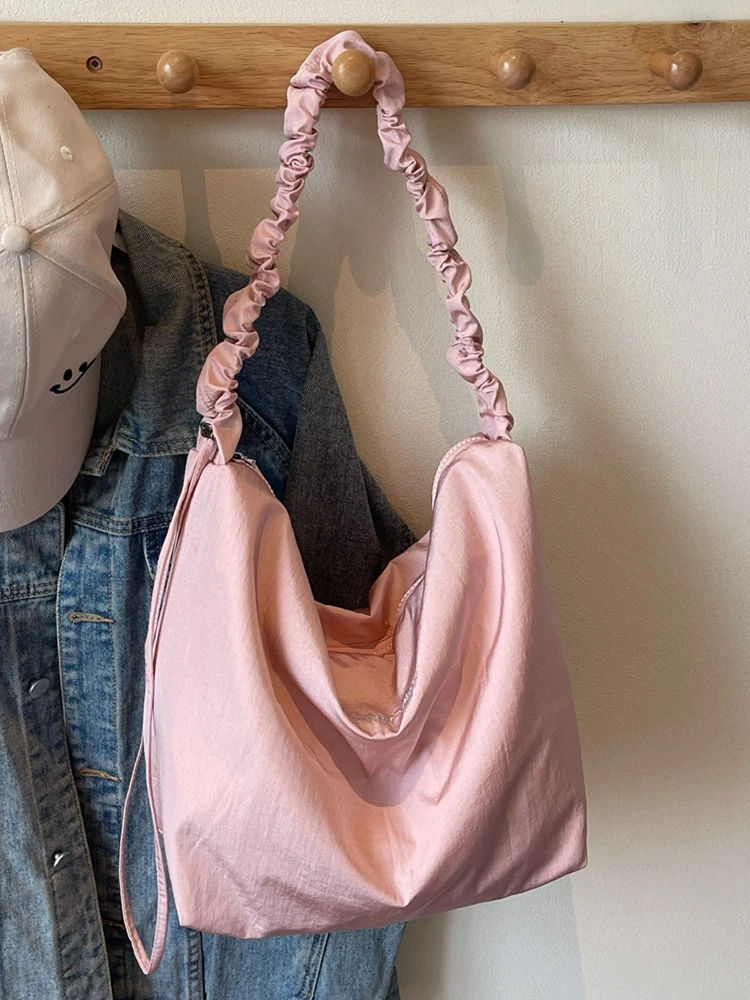 Borsa a tracolla da donna casual grande Capaci con tracolla pieghettata Lazy Sle Borsa a tracolla singola con cerniera in morbido poliestere...