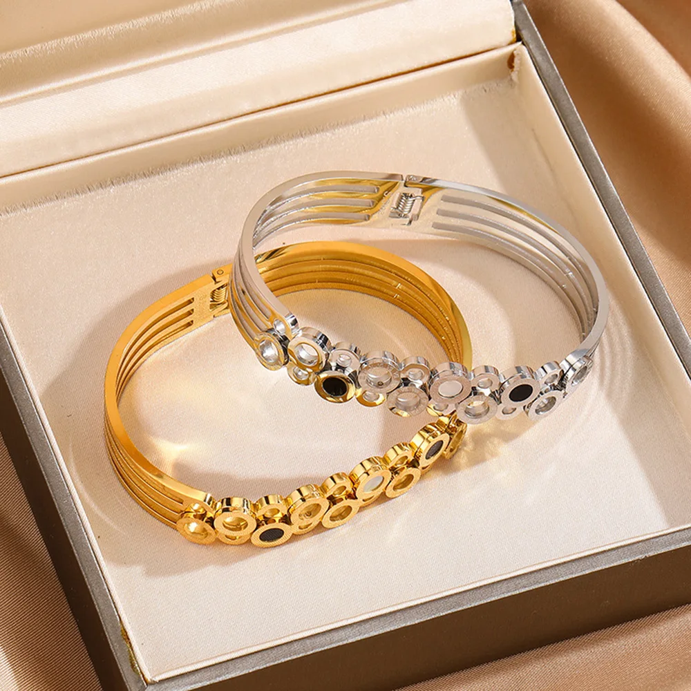 Women's Charming Roman numeral circle design 18K stainless steel bracelet, hypoallergenic jewelry, fashion, gift