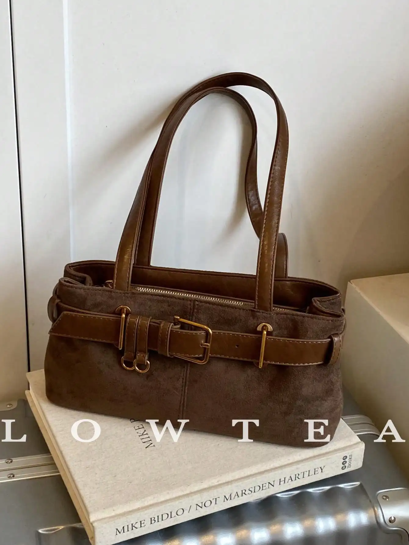 

1PC Low Tea Solid PU Velvet Shoulder Bag - Retro Square, Double Top Handles, Zipper Closure, For Travel/Shopping/Dating