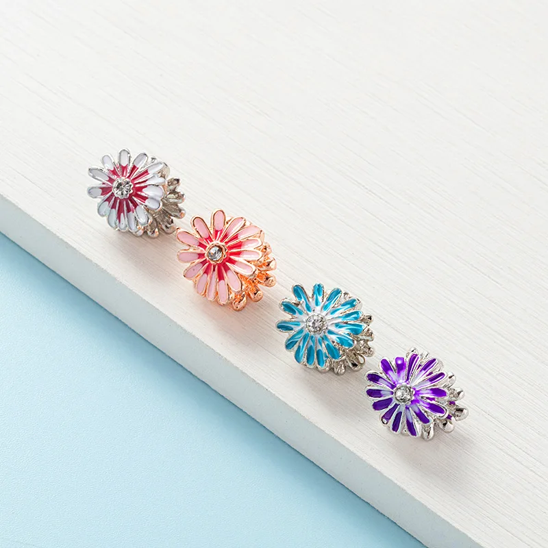 Drop-shaped oil-infused delicate and elegant double-color daisy bracelet with bead-making DIY accessory