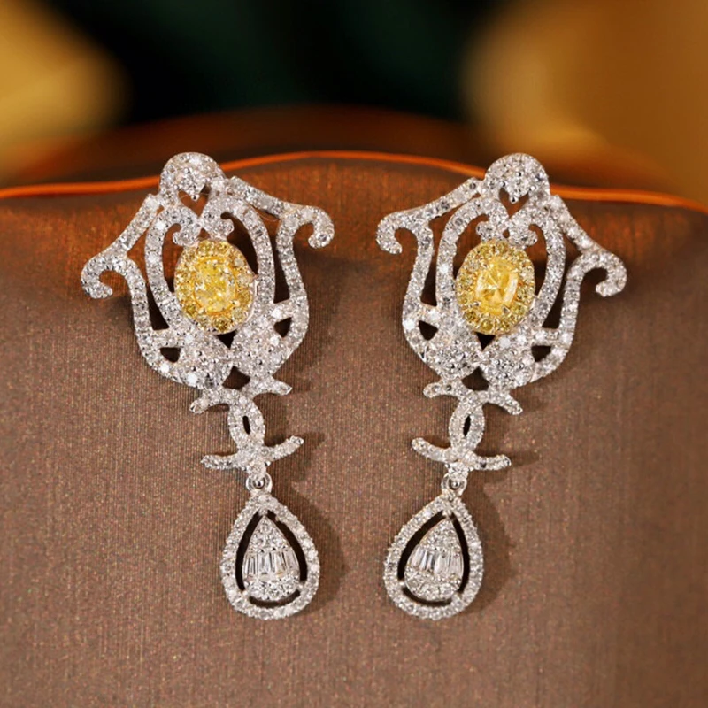 Aazuo Premium jewelry 18K Gold Natrual Yellow & White Diamonds Luxuly Long Drop Earring Gifted For Women Wedding Party  Au750