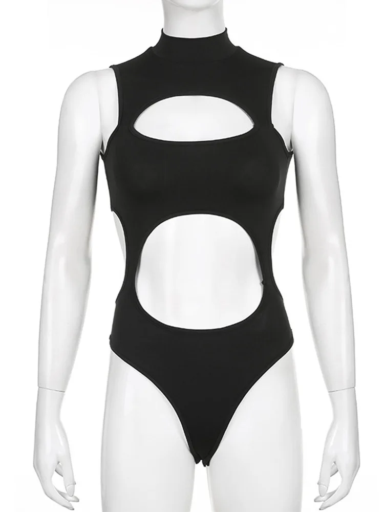 Sinnlicher Bodysuit mit Ausschnitten, rückenfrei, formender Bodysuit, asymmetrisch, ärmellos, eleganter Bodysuit, Sommer, Strand, lässige Bodysuits