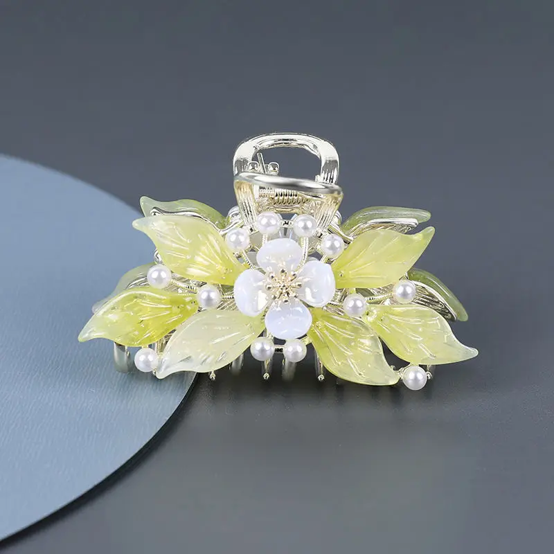 2022 New Small Fresh Lily of The Valley Flower Clip Women Pearl Hair Clip Shark Clip Fashion Ladies Headwear Hair Clip