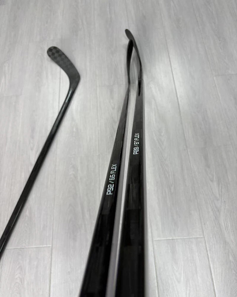 China Factory Carbon Fibre Composite Flex 55 65 70 77 87 102 Complete Left/Right Handed Ice Hockey Stick Silicone Field Hockey