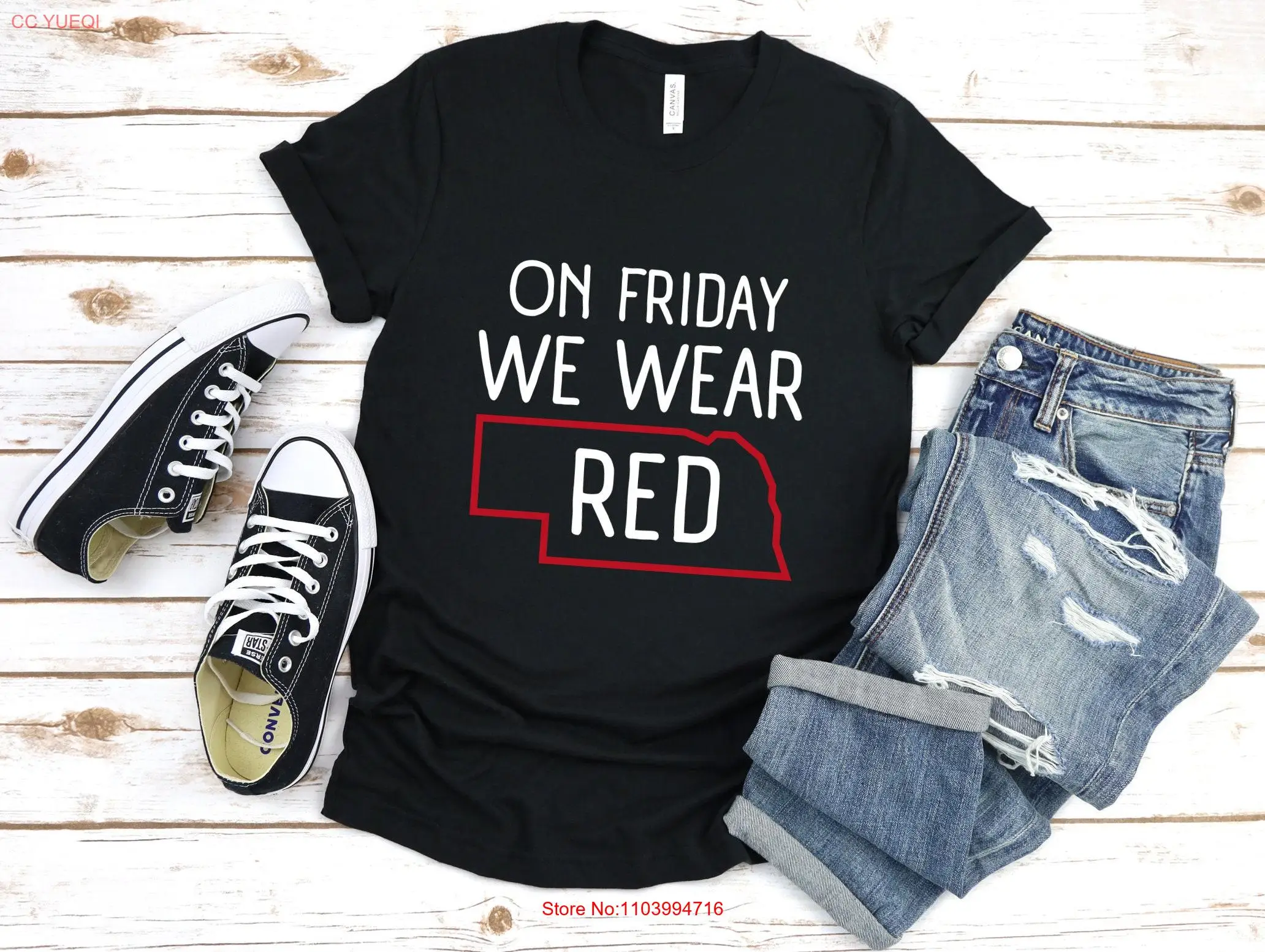 Por la Viernes usamos la camisa roja Recuerda Todo el mundo Desployó la bandera estadounidense para los veteranos de EE. UU. Mangas largas o cortas.