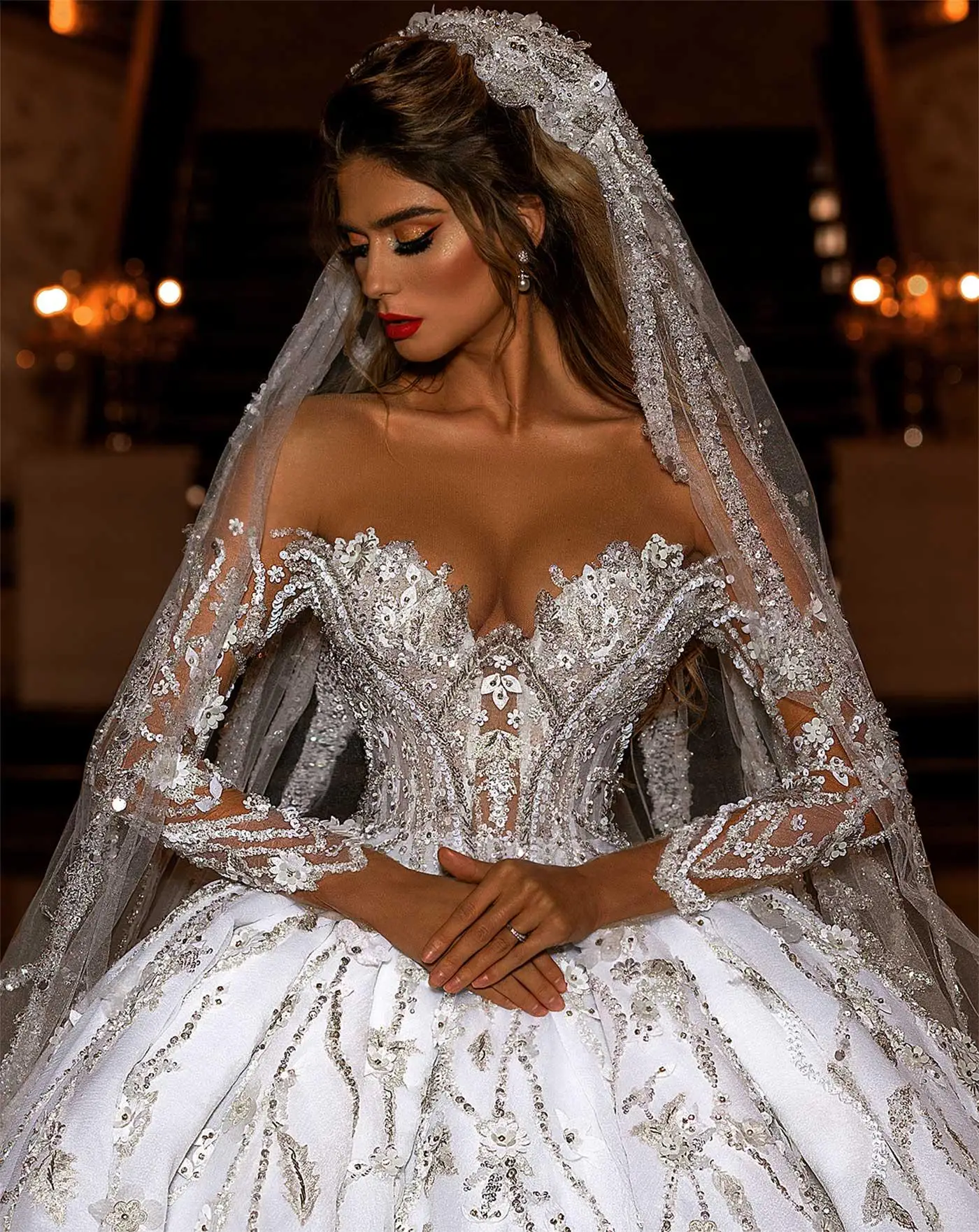 Robes de mariée en dentelle avec appliques et paillettes, robe de Rhà manches longues, robe de train de balayage, vêtements éducatifs pour les patients, tout ce qui est sur mesure, bijou, nouveau