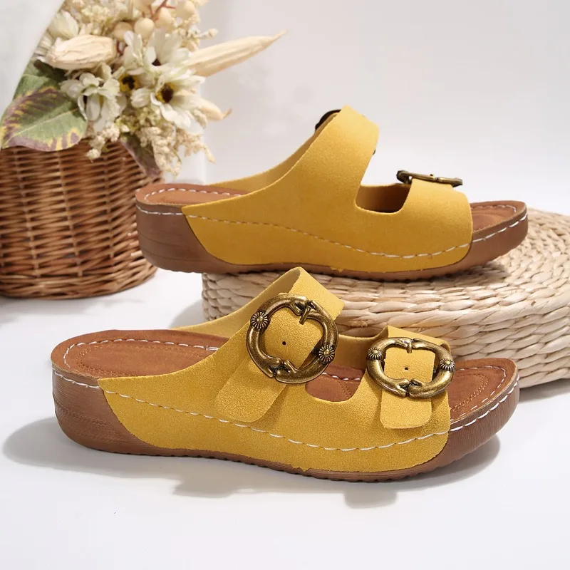 Platform Slippers Women 2026 New Summer Outside Wear Double Tower Buckle Versatile Beach Sandals