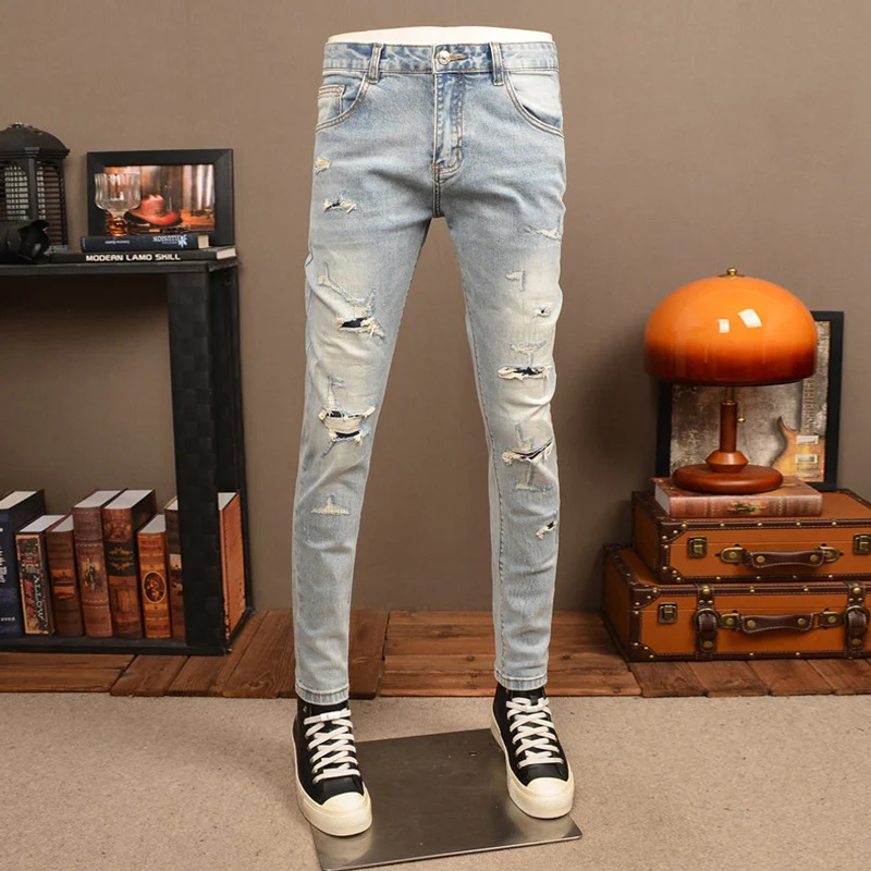 Fashionable new men's jeans with scratches, washed water, nostalgic stretch, slim fit, retro light blue jeans, designer embroide