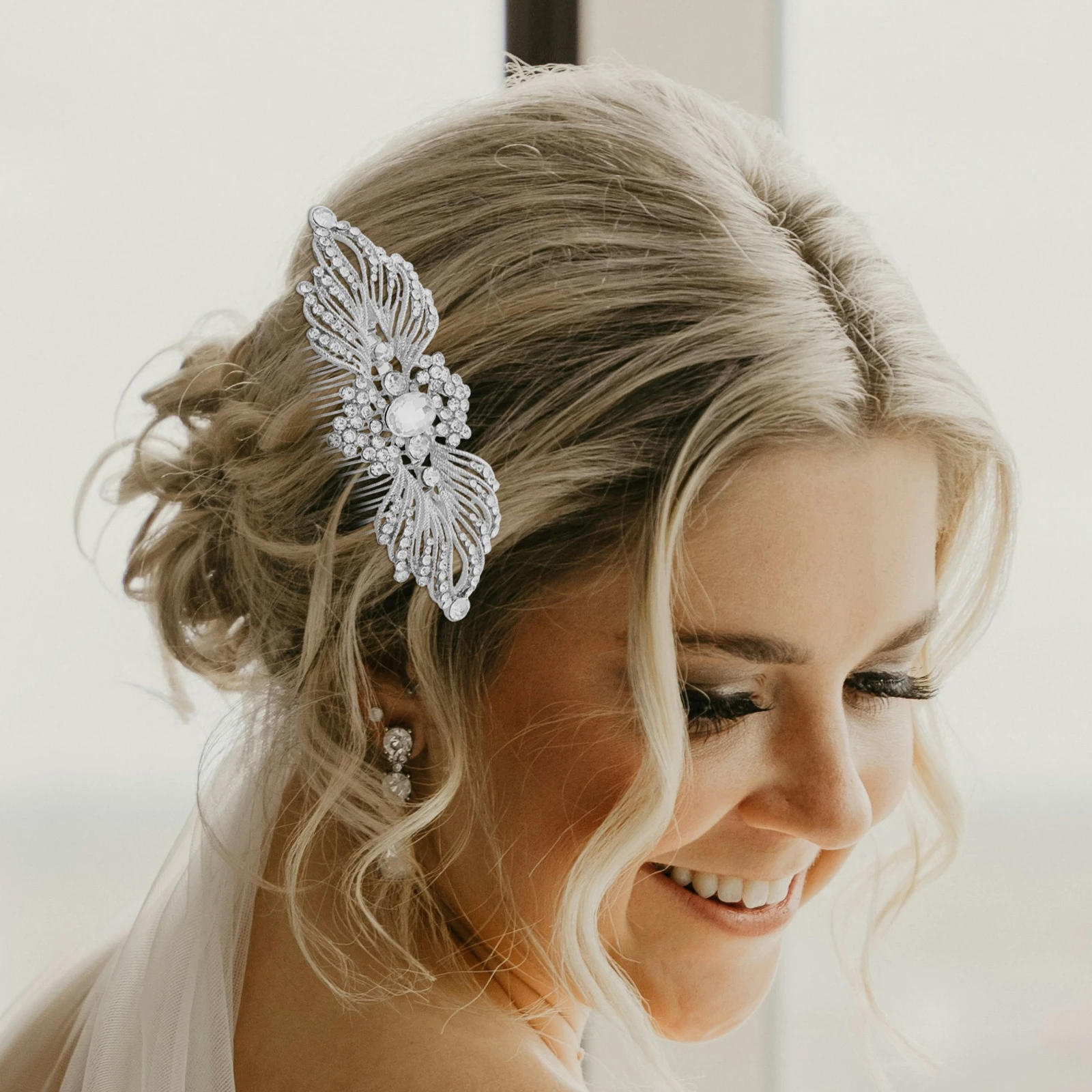 

Crystal Bridal Hair Comb Bling Rhinestones Simulated Pearls Lightweight Comfortable Elegant Wedding Hair Accessories Bride