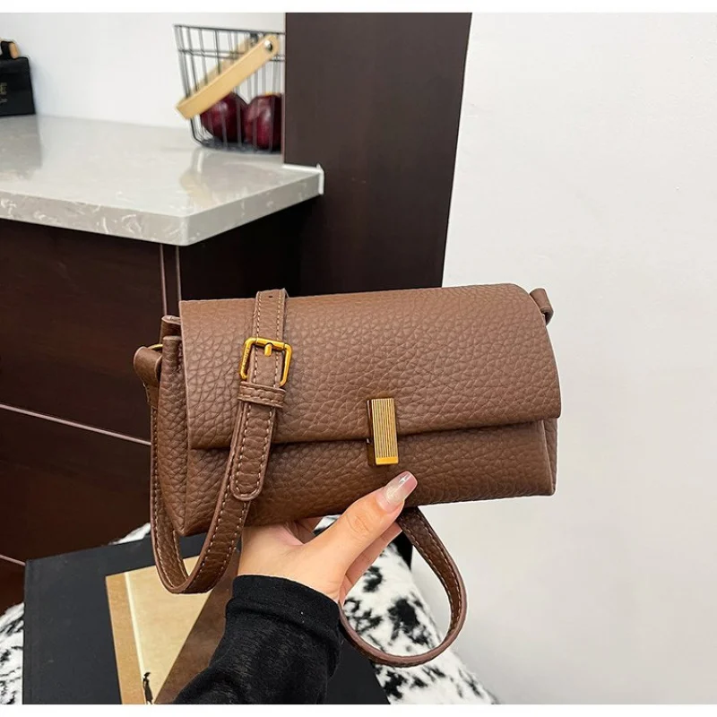 

Fashionable Ladies Shoulder Bag Made Of Petunia-Patterned Leather Boasting Paris Casual Vintage Neat Daily Look​