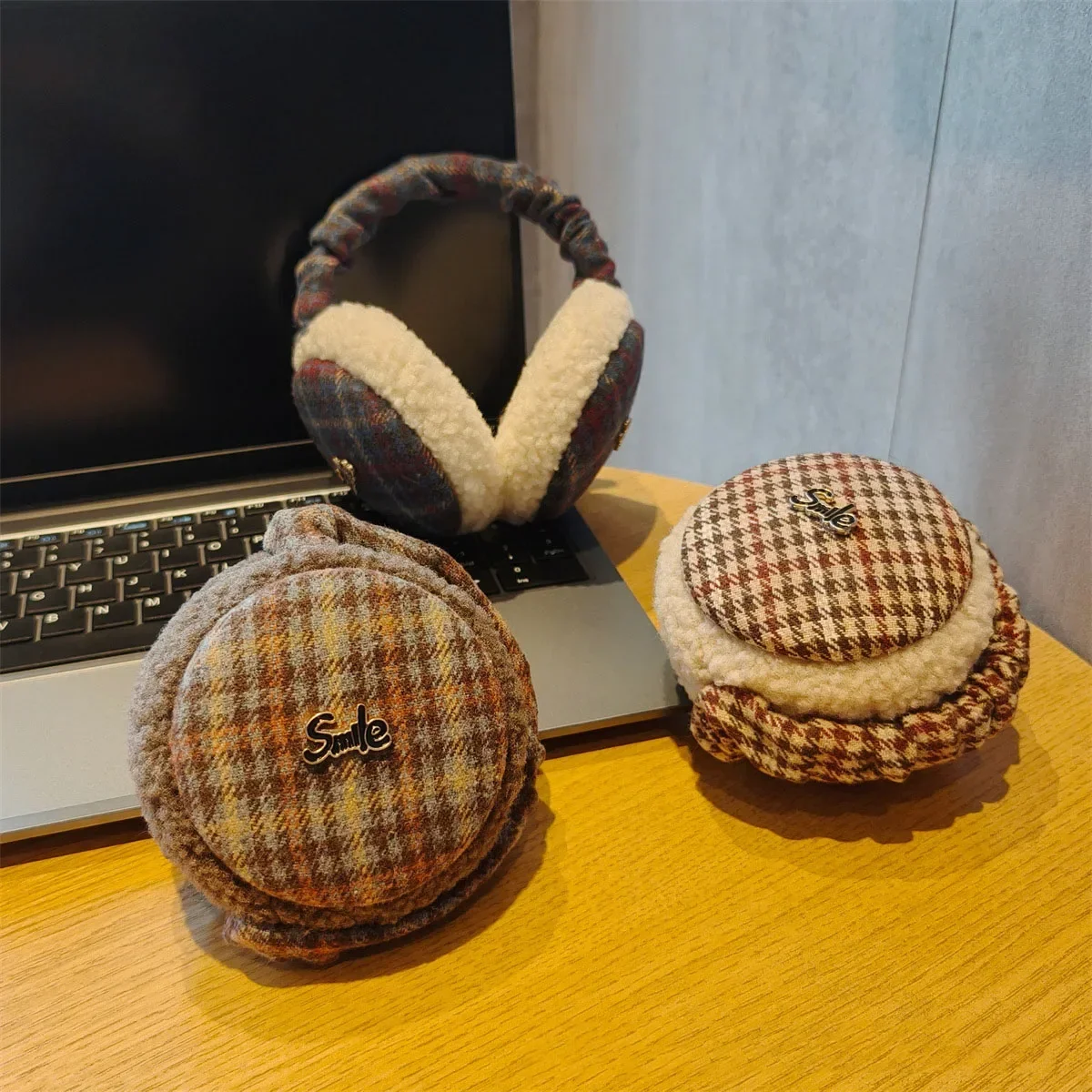 Plush Stylish Letter Retro Ear Cups Autumn and Winter Foldable Earmuff Warmth and Cold Protection Student Cycling Ear Protection