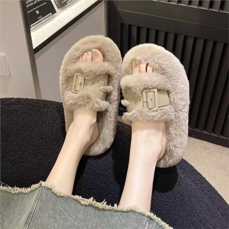 Design sense niche thick soled gentle fluffy shoes outside wearing slippers 2024 autumn/winter indoor fluffy slippers woman