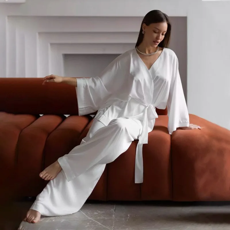 طقم بيجامة ساتين من الحرير المقلد بأكمام طويلة على الطراز الأوروبي الأمريكي مع تصميم برباط لملابس الخريف والشتاء 2025 #1