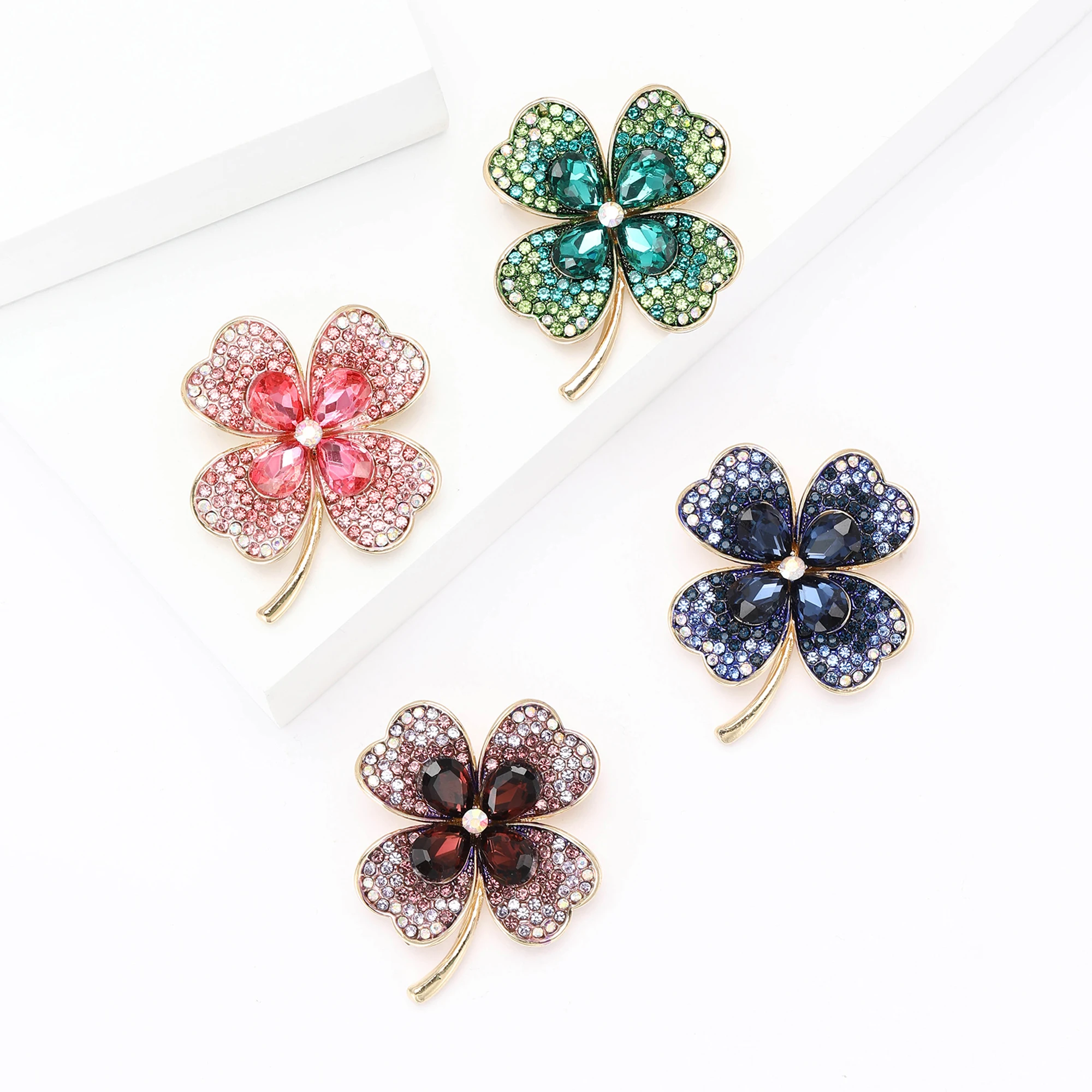 Rhinestone Four Leaf Clover Brooches for Women Unisex Trendy Leaf Pins Office Party Friend Gifts Jewelry Accessories