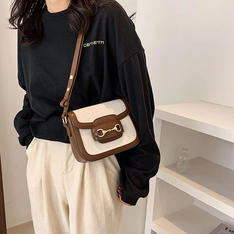 small square bag single shoulder bag new popular Retro Mini Handbag Literary Crowds Shoulder Messenger Female Bag