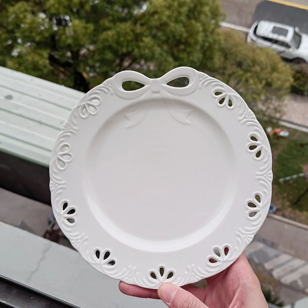 

Embossed Ceramic Dessert Plate Small Elegant Reusable Coffee Shop Microwavable Serving Plate Ideal for Cakes Pastries Snacks