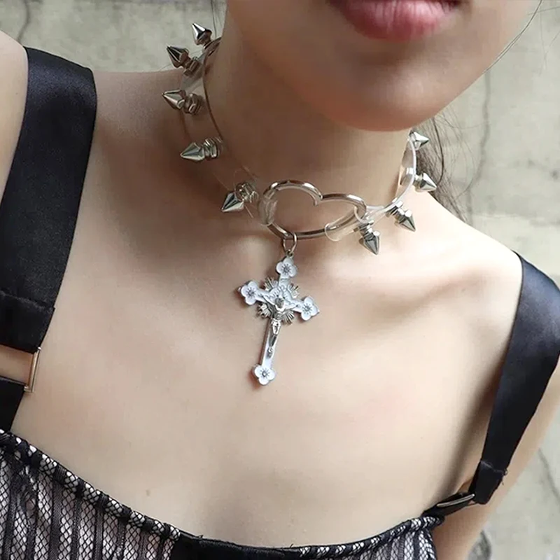 Grunge Rock Sexy Cross Necklace Studded Heart Choker Punk Aesthetic Leather Pendant Necklace Women Egirl Jewelry Goth Accessorie